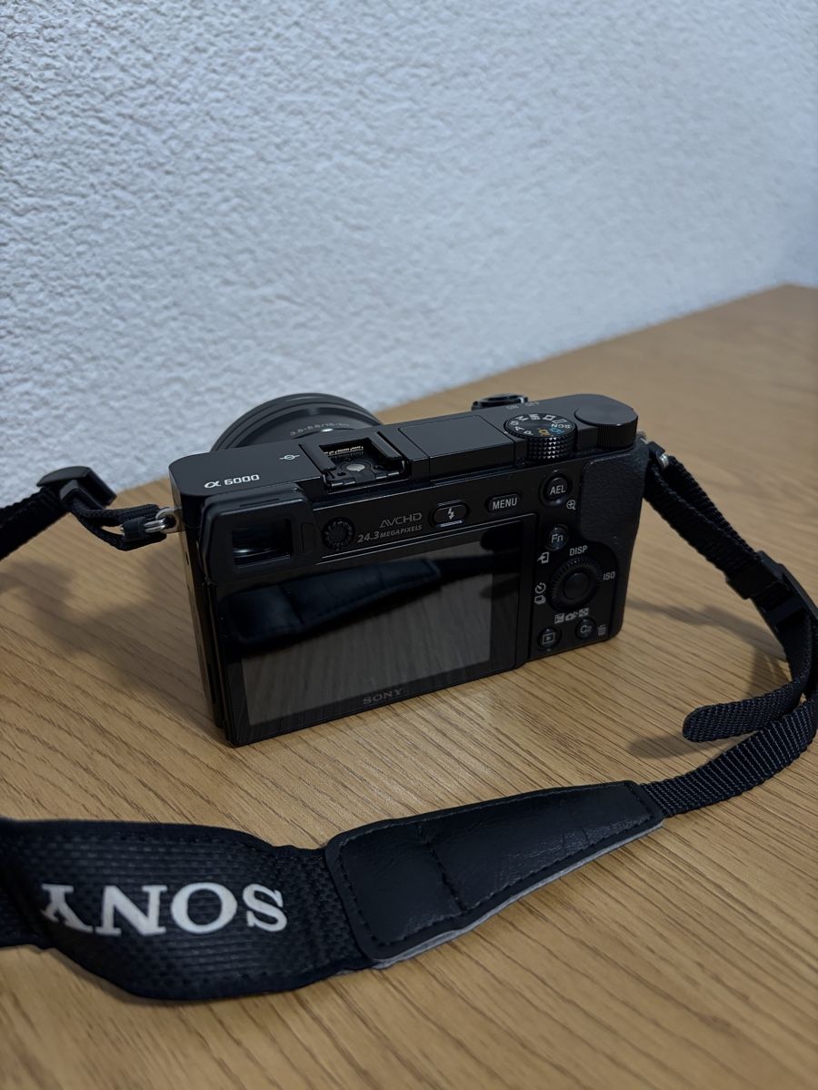 Sony Appareil photo: Sony a6000 + objectif 16-50 mm – D'occasion à Payerne par Mathiouse 2