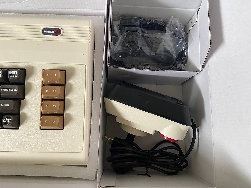Commodore Konsolen: Retro Games Commodore Vic 20 / VC20 / C64 Limited Edition – Gebraucht aus Langnau am Albis von Danig0 2
