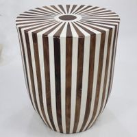 Table d'appoint marocaine en noyer, fabriquée à la main