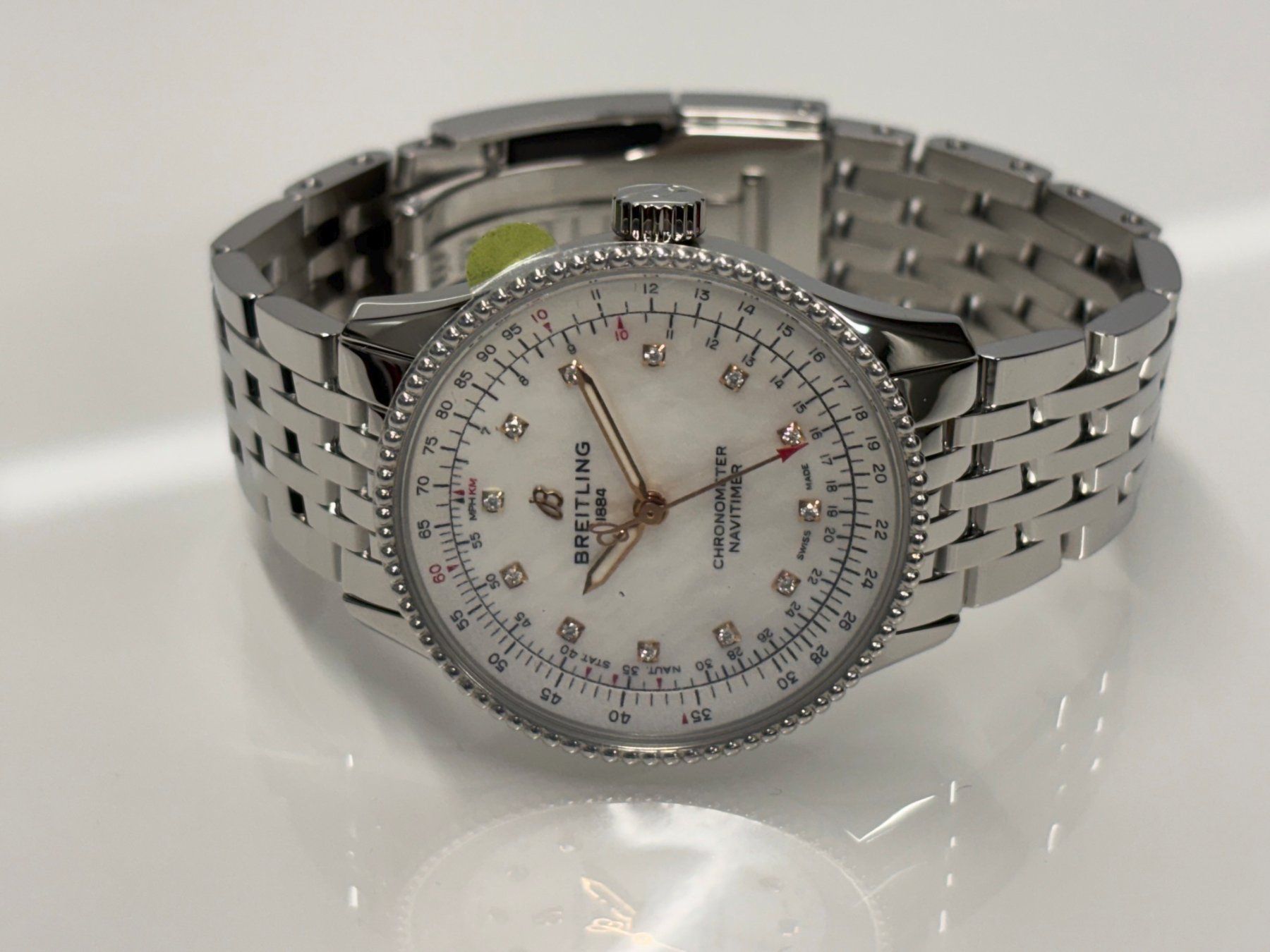 Breitling Montres: Breitling Navitimer Automatic 35 MOP Diamant – D'occasion à Grenchen par chaga1234 1