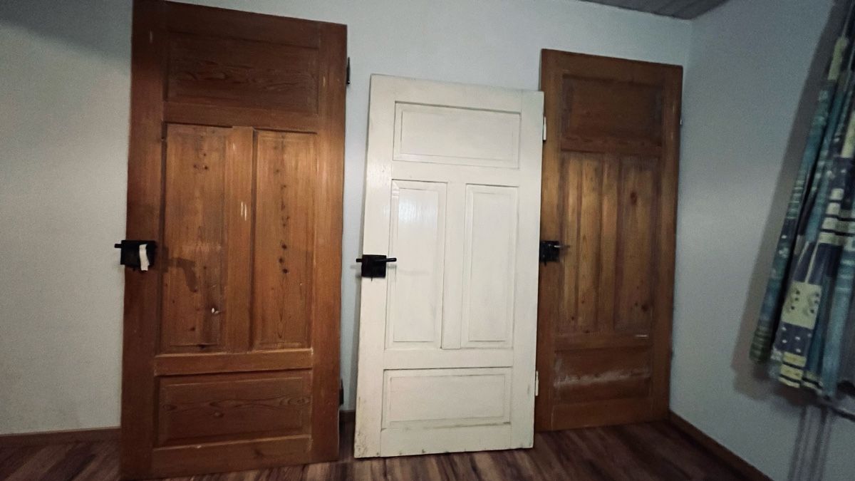 Portes: Diverse alte Holztüren – D'occasion à Aadorf par bobby_b