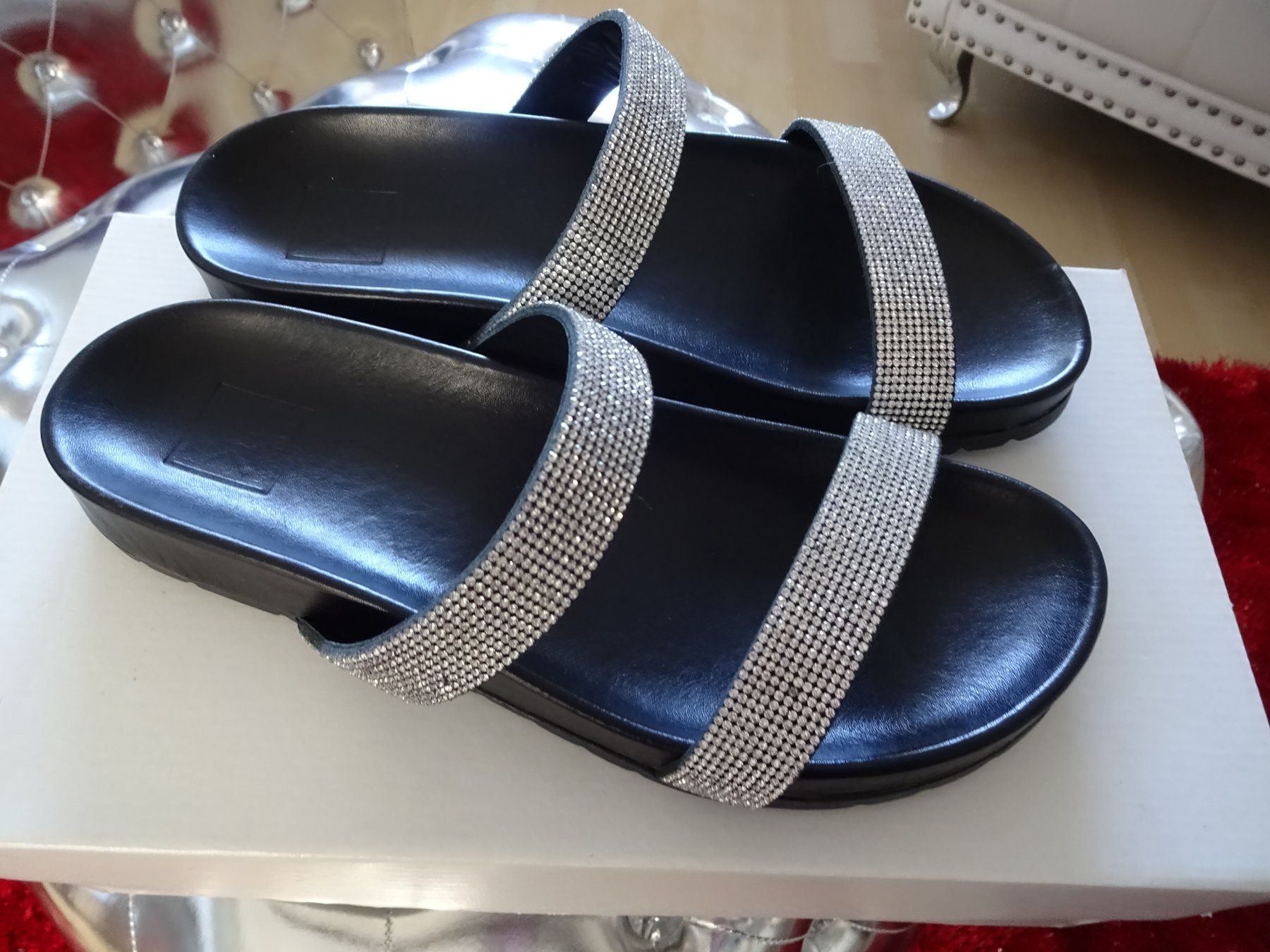 Scarpe da donna: Neu Pantoletten mit Strass Gr.40 – Nuovo e nell'imballaggio originale da Sisseln AG venduto da Flohmix 1