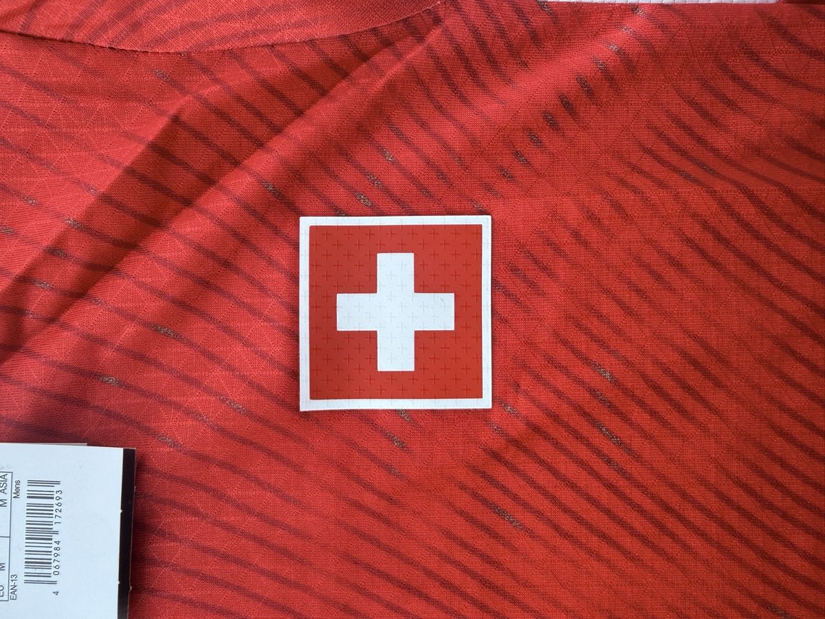 Schweizer Nati Leibchen & Hosen: Schweizer WM Trikot 2025/2026 – Neu (gemäss Beschreibung) aus Bözen von DjMel 1