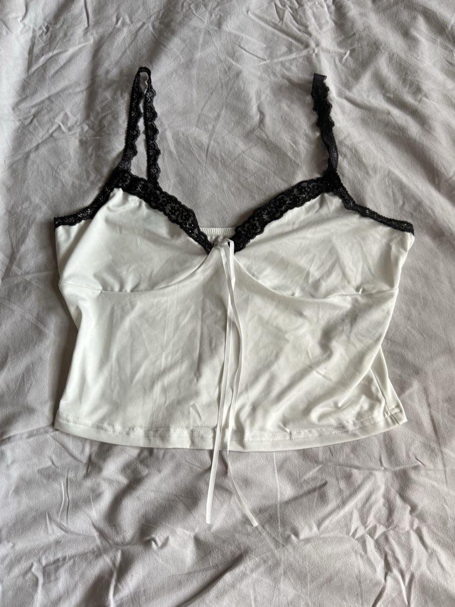 Shein T-shirt: Crop Top SHEIN L – Nuovo (secondo la descrizione) da Biel/Bienne venduto da glaewynnshop 2