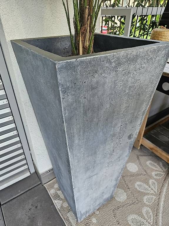 Pots de fleurs: Grosser Topf Betonoptik – D'occasion à Benken SG par Bernet92