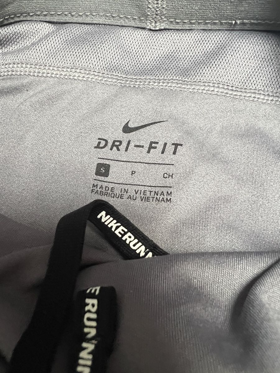 Nike Pantaloni: Pantaloncini Nike DRI-FIT – Nuovo (secondo la descrizione) da Pregassona venduto da sae_kr6q 5