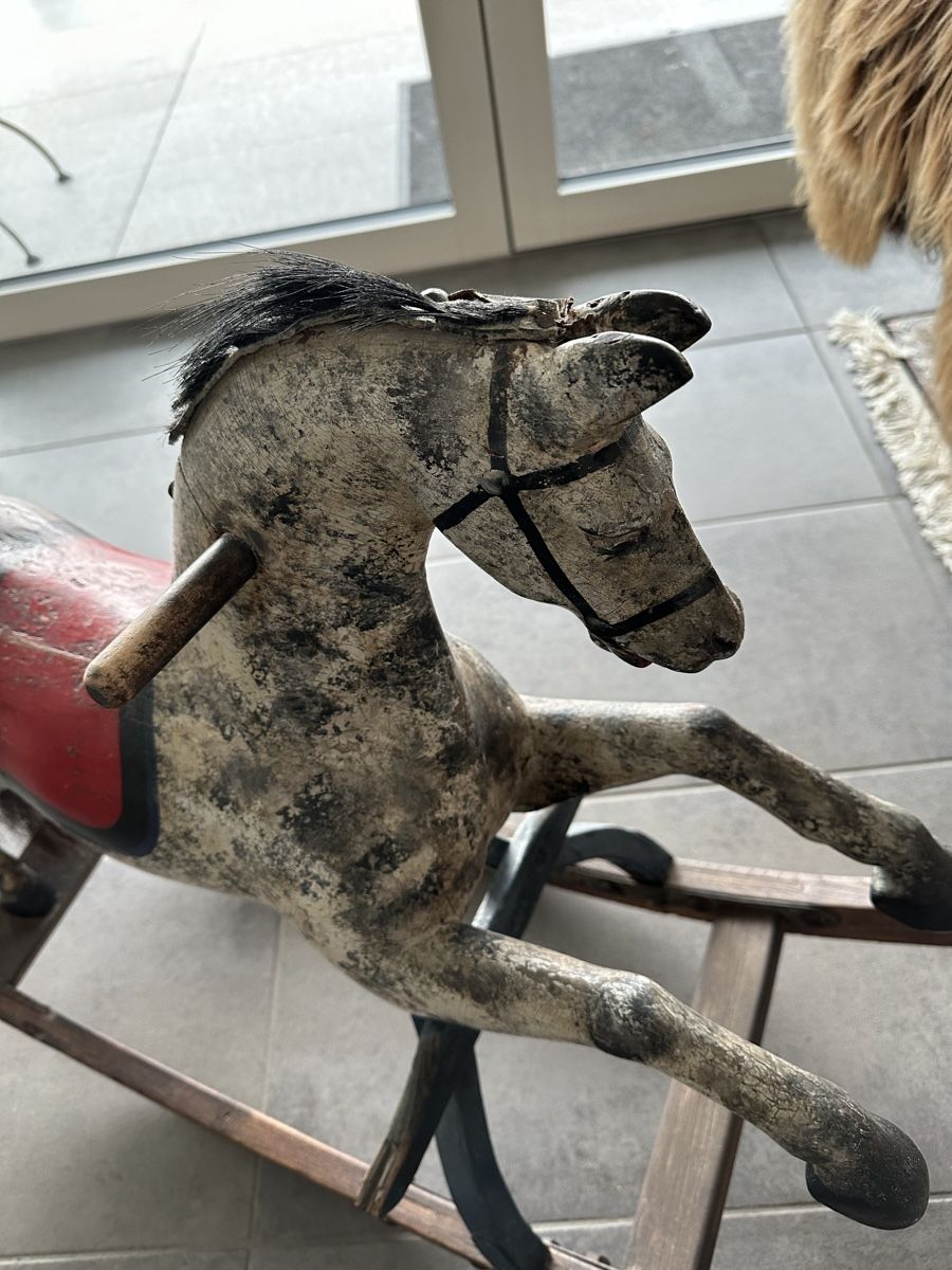 Giocattoli: Antikes Schaukelpferd restauriert – Usato da S. Antonino venduto da Swissbutler 2