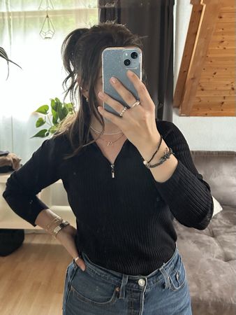 Schwarzes Langarmshirt 