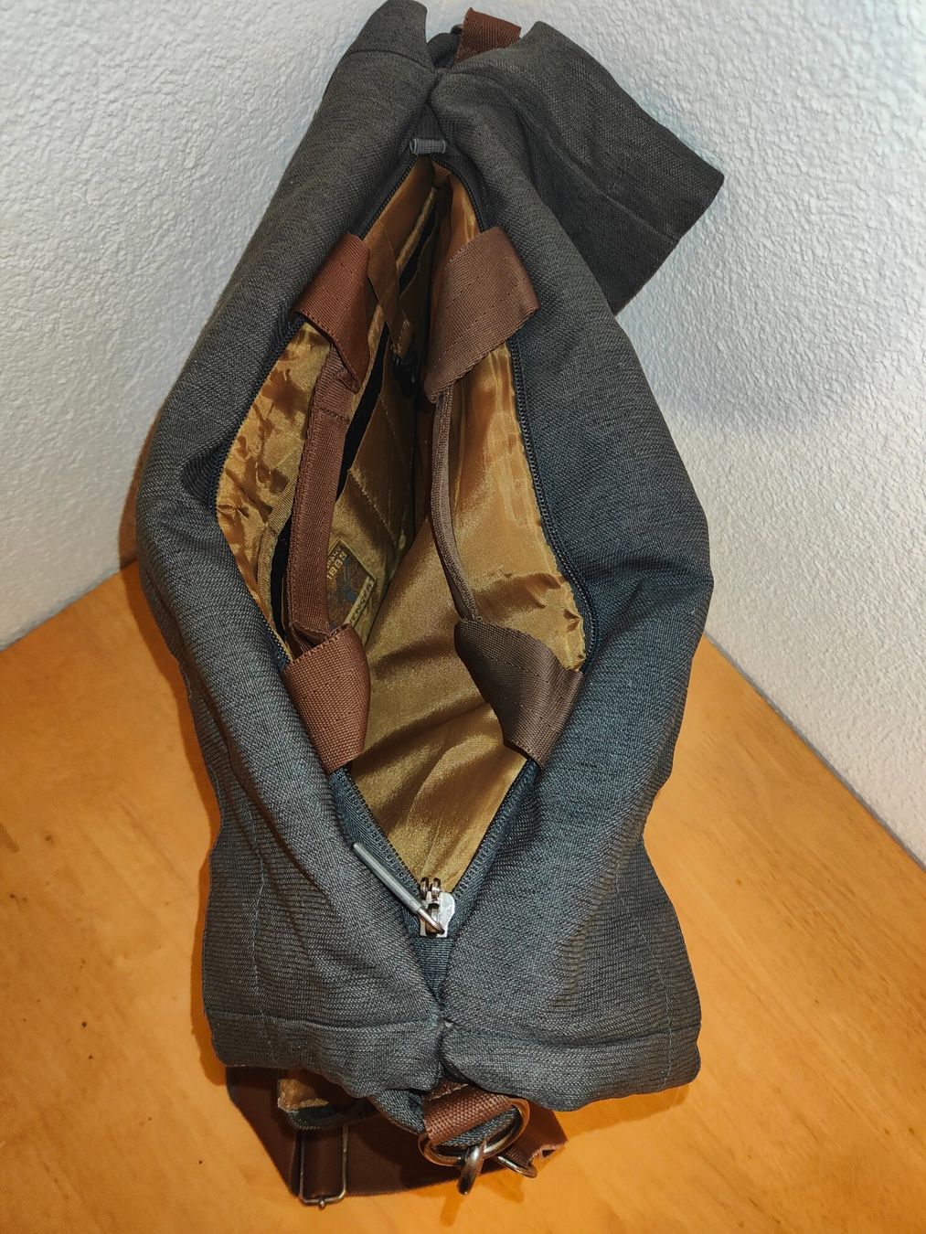 Borse: Tasche oder Arbeitstasche grau. – Usato da Studen BE venduto da Paplo 1