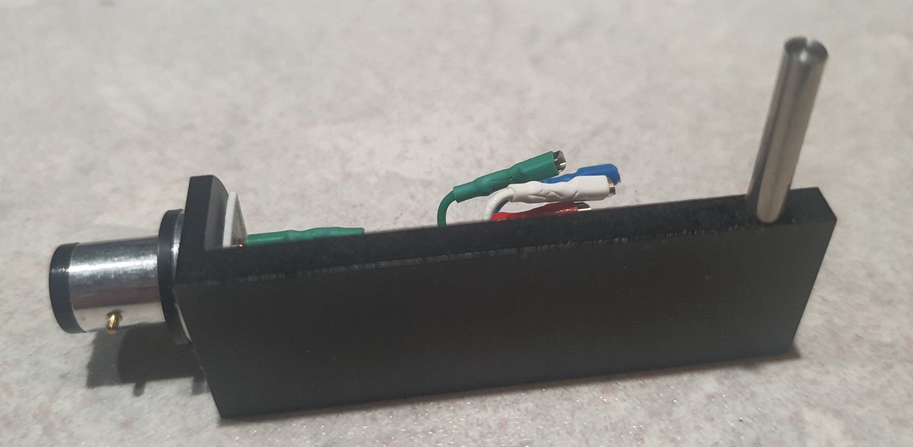 Giradischi: Edles Headshell aus Metall mit Kabel – Nuovo (secondo la descrizione) da Schachen LU venduto da Dbd7