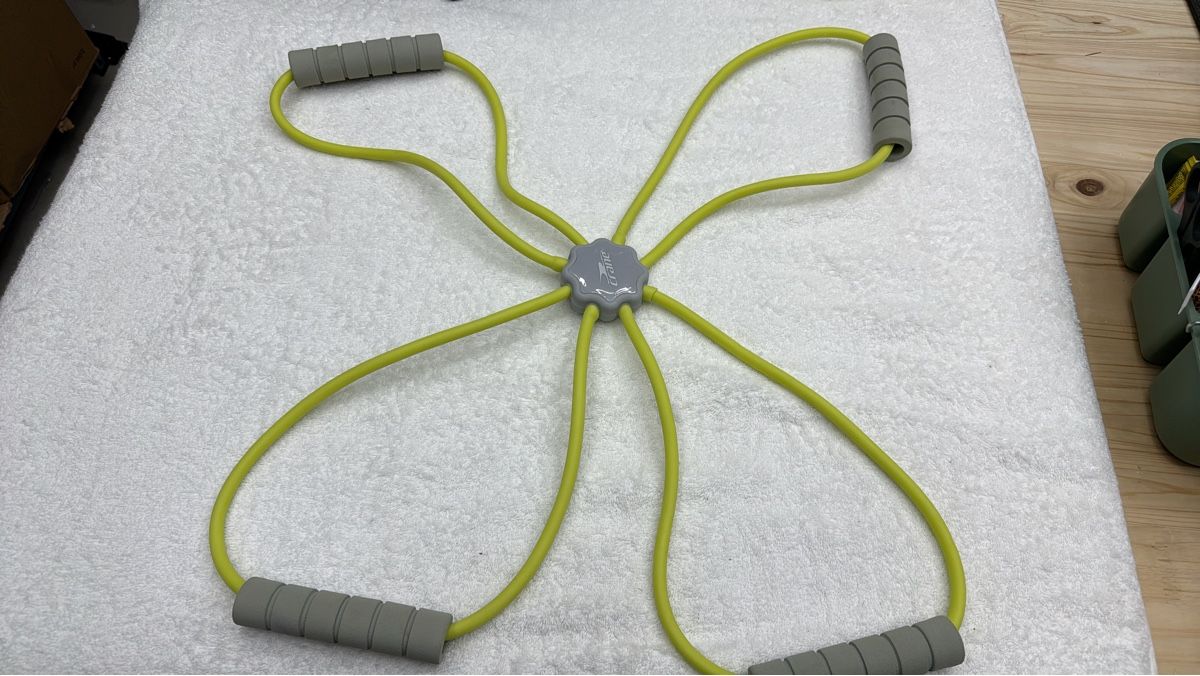 Hometrainer: Expander Exerciser 5 Tubes Gris Jaune bon état – Gebraucht aus Chenens von anasantos90
