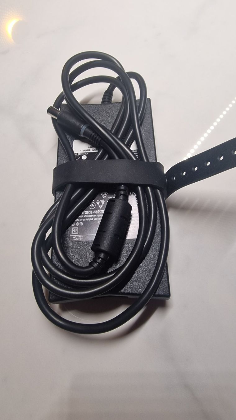 Dell Laufwerke & Adapter: DELL AC / DC  DA130PE1-00  130 Watt Netzteil – Gebraucht aus Stein am Rhein von Sab1