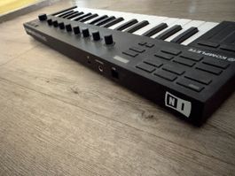 Native Instruments Komplete Kontrol M32 wie neu