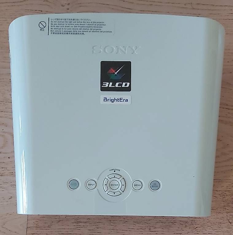 Proiettori: Sony Beamer XGA VPL-EX5 – Usato da Uetendorf venduto da Ladouce 3