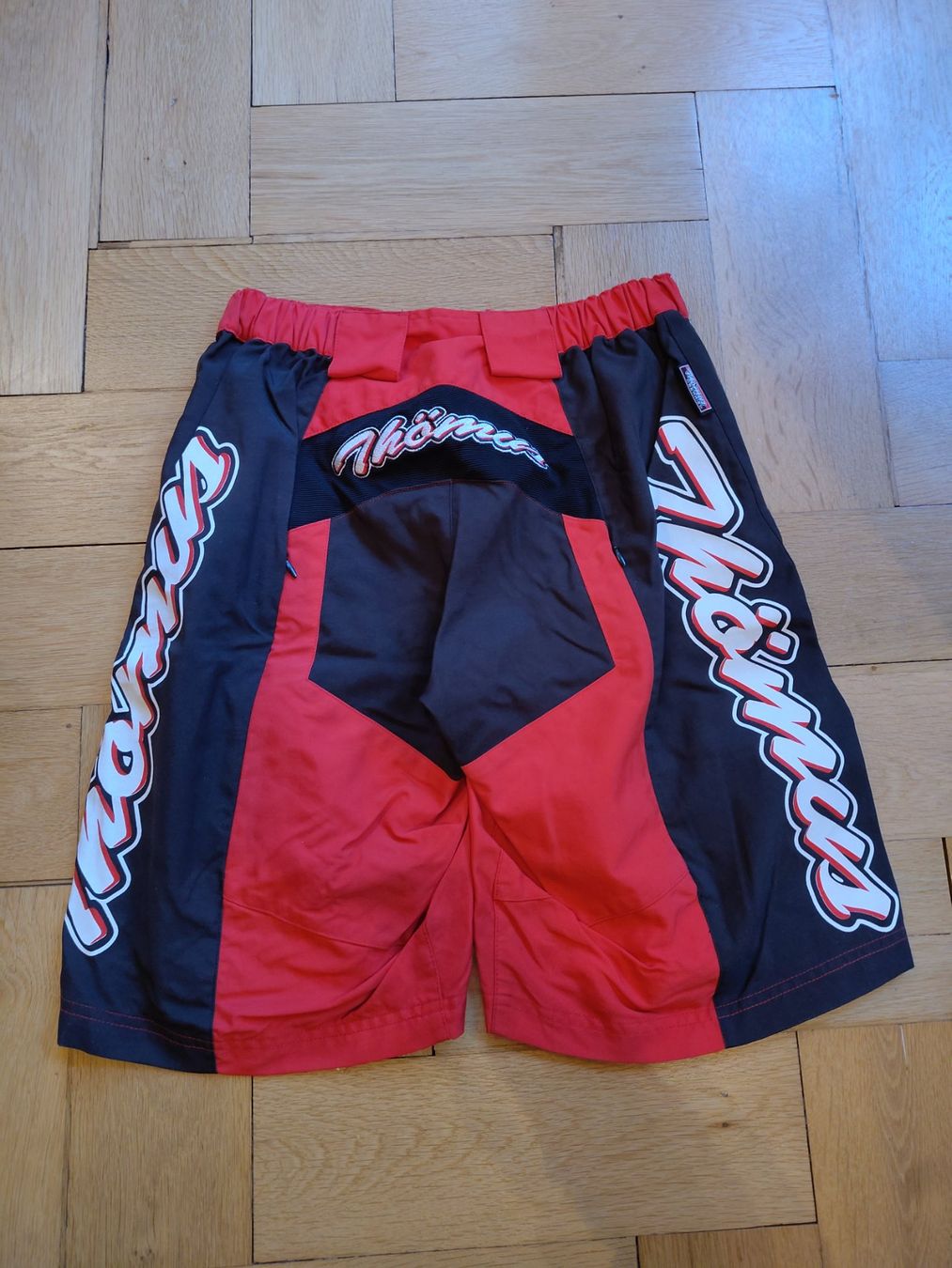 Thömus Pantaloni: Shorts Bike – Usato da Bern venduto da Linii 1