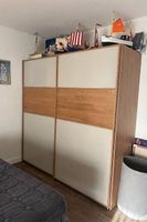 Armoire a vetements porte coulissante blanc et bois