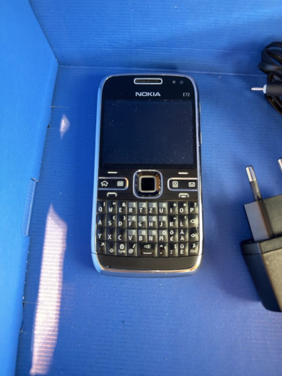 Nokia Portables: Nokia E72 Mobiltelefon gebraucht – D'occasion à Dübendorf par R.O.G 1