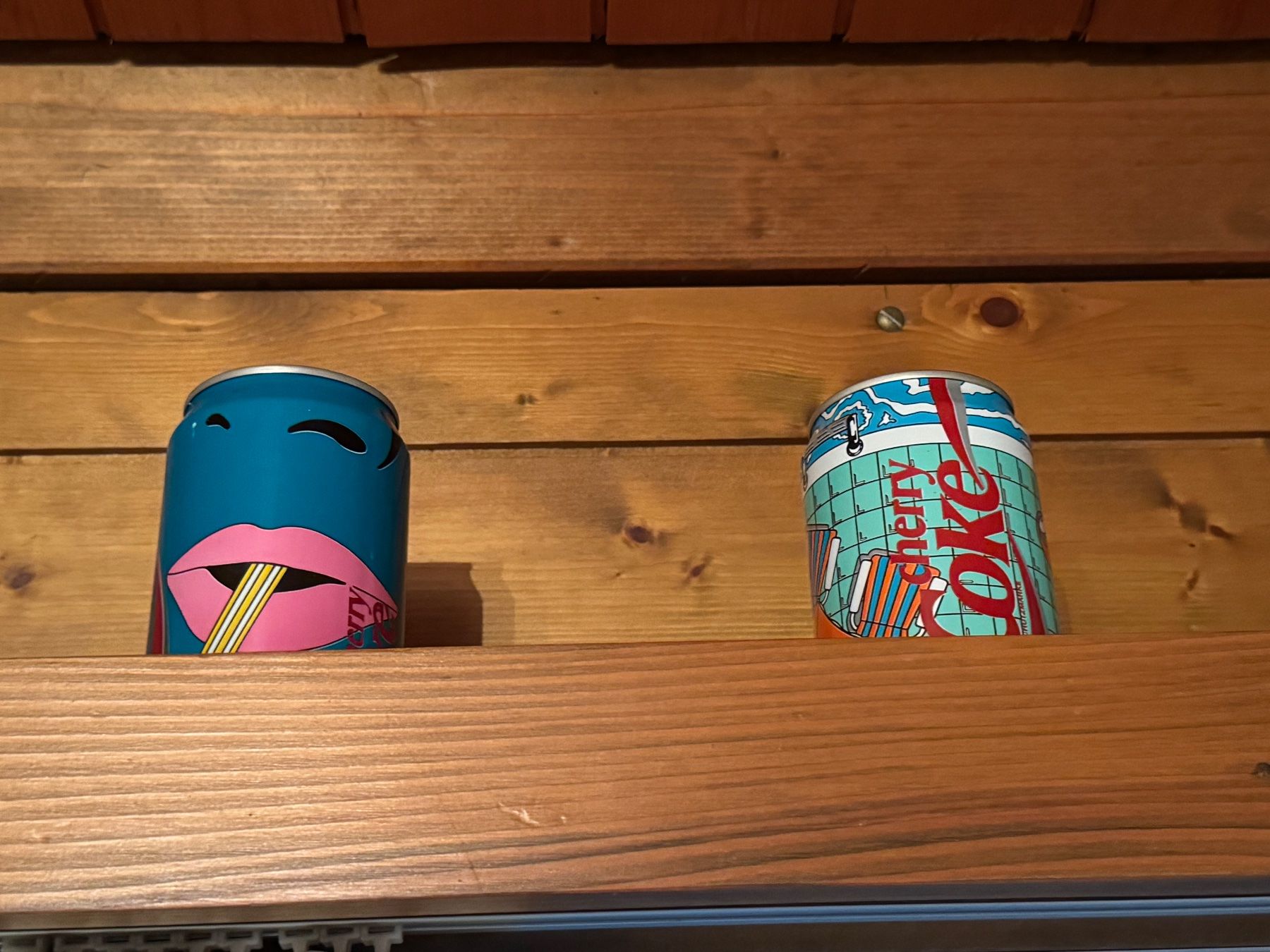 Tutte le decorazioni: Cherry Coke Dosen Pop Art Design – Usato da Saland venduto da Swiss_Lady95 1