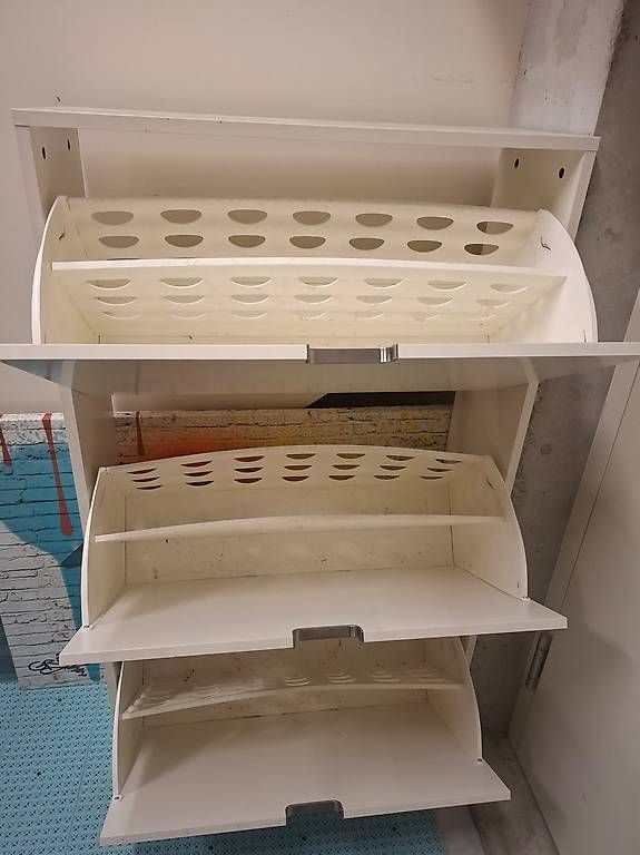 Autoribaltabili: weisser Schuhschrank mit 3 Fächer – Usato da Elsau venduto da bstudler 1
