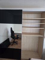 Kleiderschrank mit Spiegel