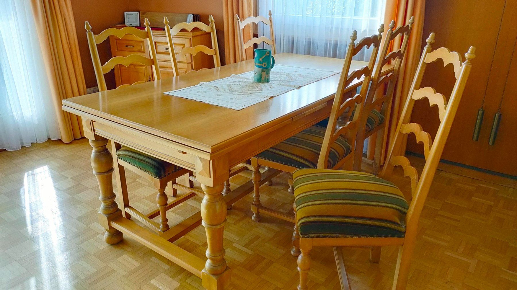 Tavoli: Tisch mit 6 Stühlen – Usato da Schmitten FR venduto da Padau 3