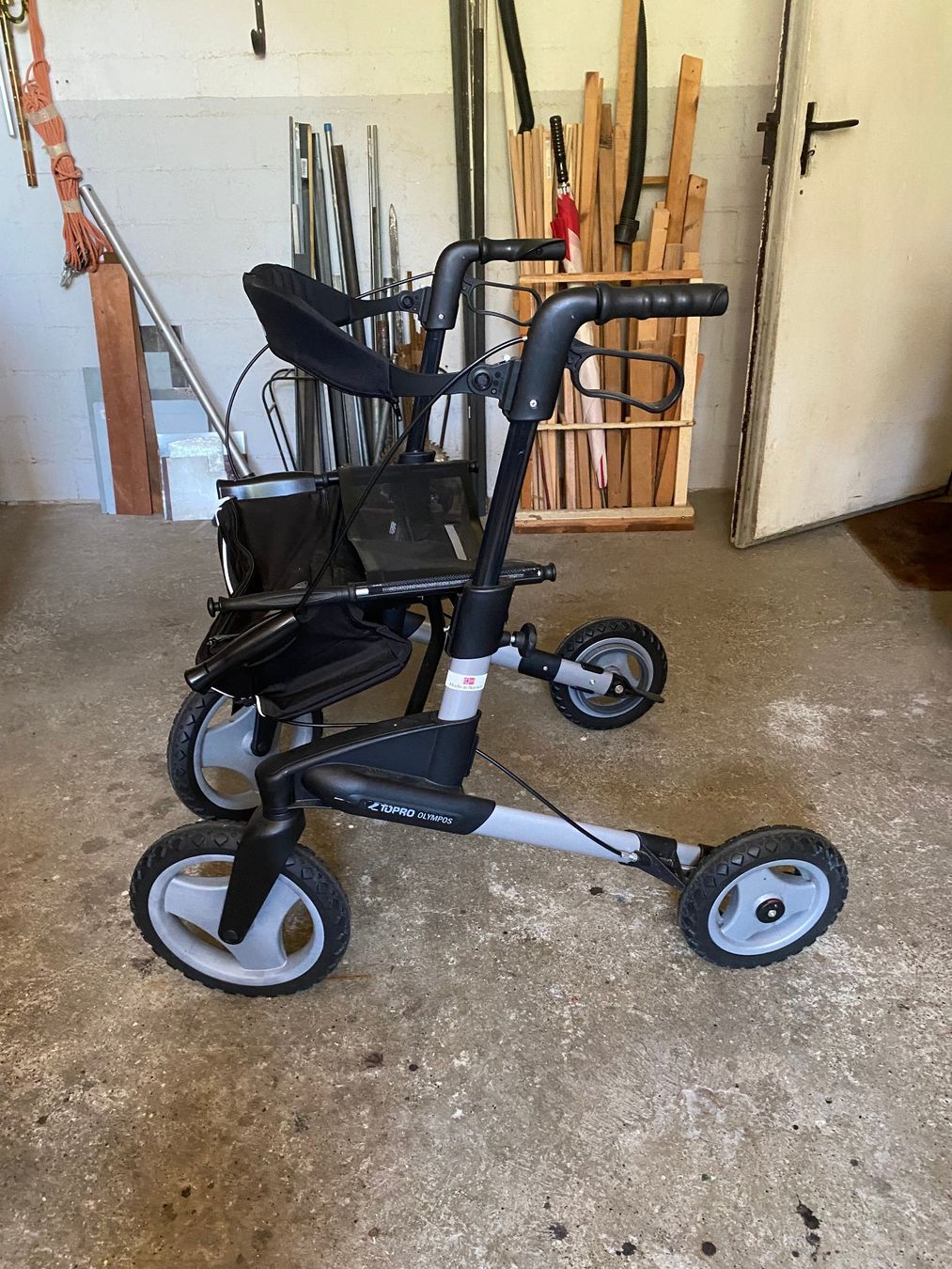 Ausili per la deambulazione: Topro Rollator – Usato da Wölflinswil venduto da Rhof