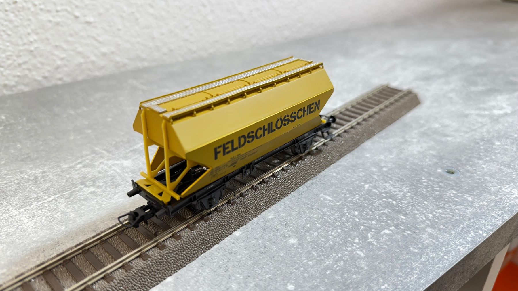 Roco Modellini di ferrovie: Roco Feldschlösschen Getreidewagen H0 / AC – Usato da Schlieren venduto da rat_lq6b 5