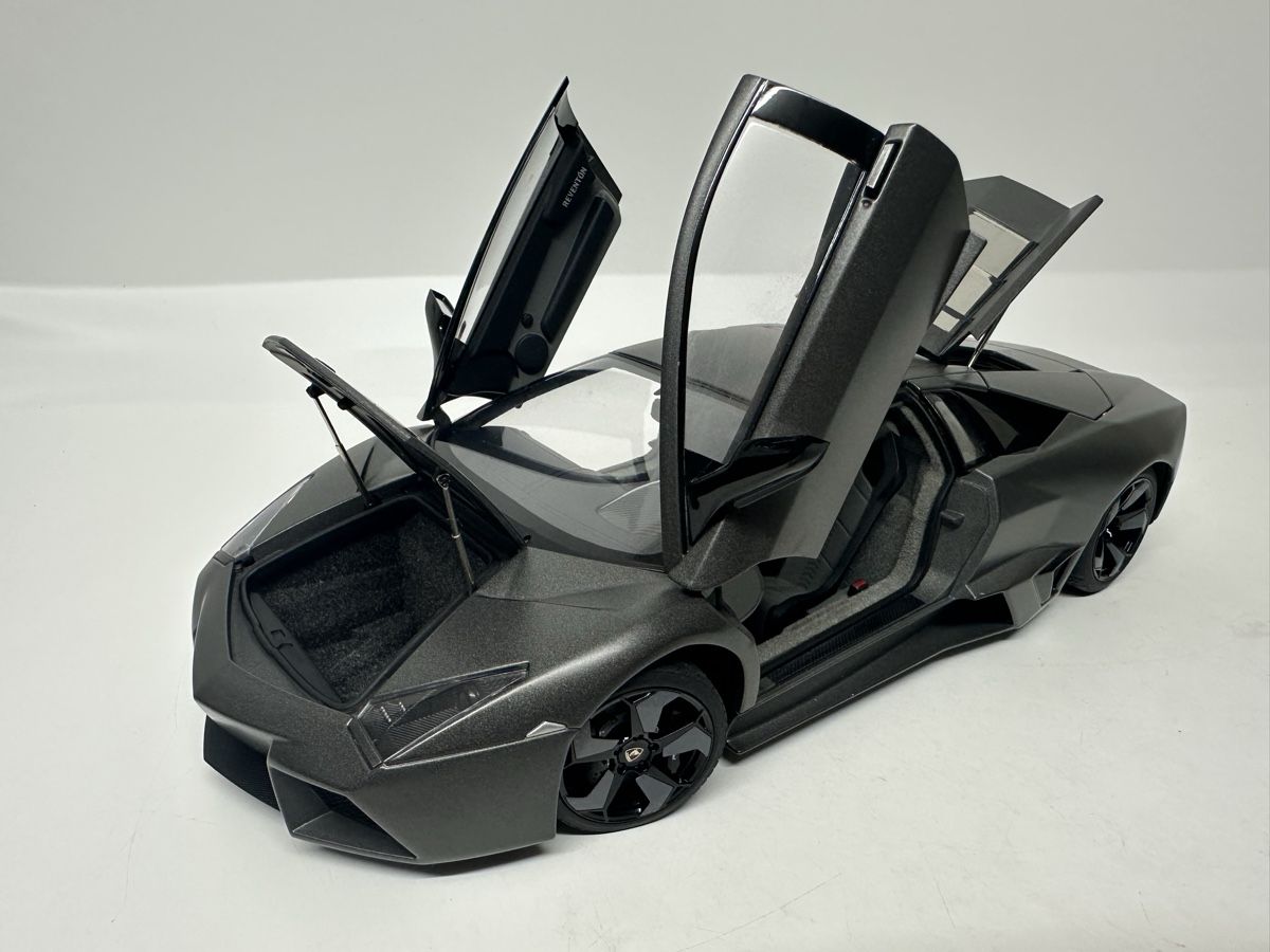 Autoart Modellini d'auto: Lamborghini Reventon 1:18, mattgrau, AUTOART – Usato da Zofingen venduto da rf9_x2xt 8