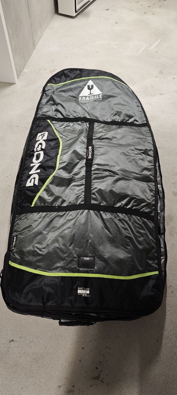 Gong Tavole da surf e di nuoto: GONG Flint 110 Wingfoil Board – Usato da Oetwil am See venduto da mountaintosurf 4