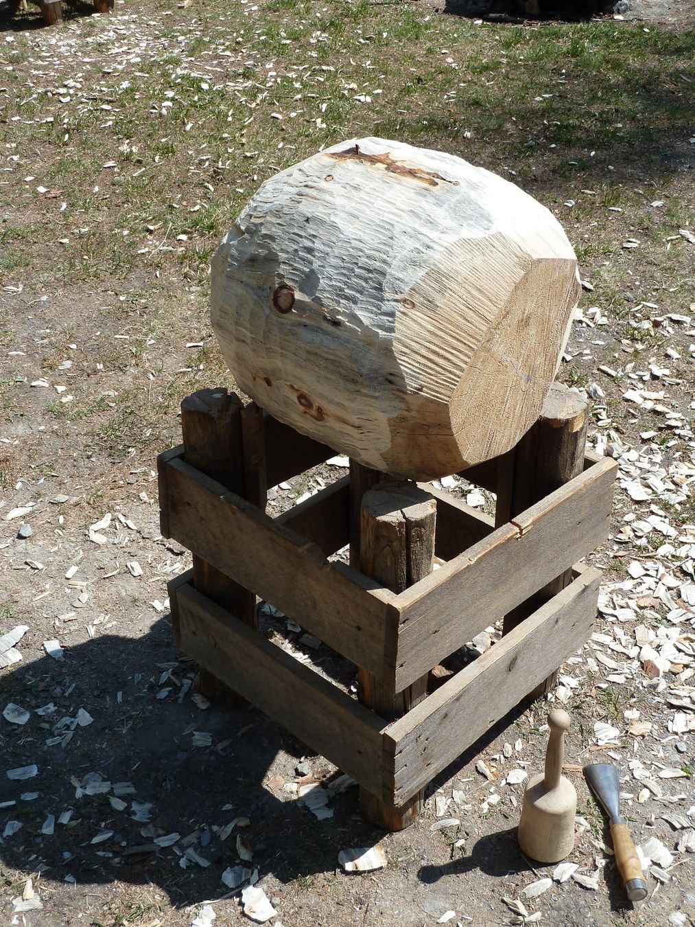 Tutte le decorazioni: Holzkugel – Usato da Aeschlen ob Gunten venduto da Magdriano 2