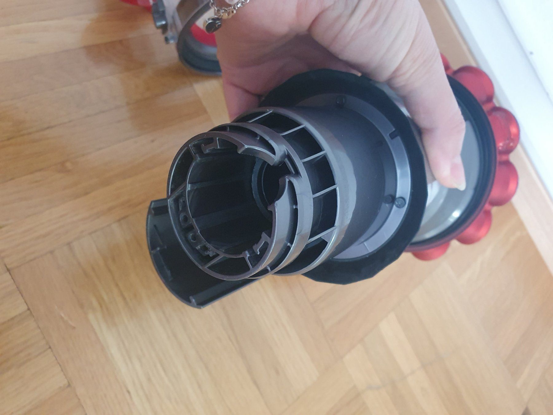 Dyson Aspirateurs & Accessoires: Cyclone Dyson V10 pour pièces – Défectueux à Prilly par RoDyRe 3