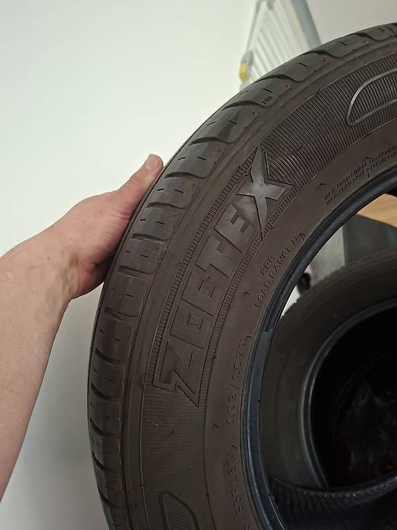 Pneumatici & Ruote complete: 4 sommerreifen 215/65R16 C – Usato da St. Antoni venduto da Menzce 2