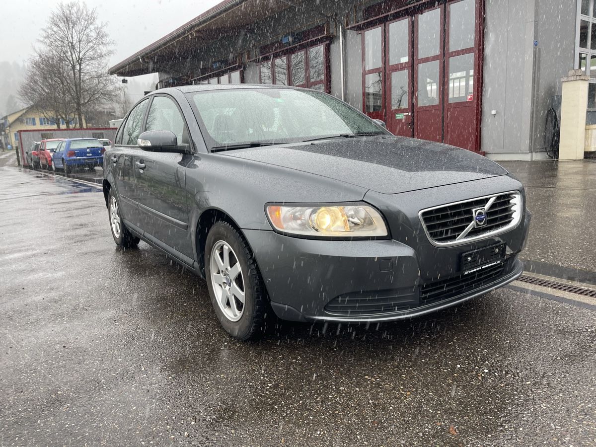 Volvo Automobili: Volvo S40 1.8F Frisch Ab Mfk – Usato da Spiez venduto da bertula