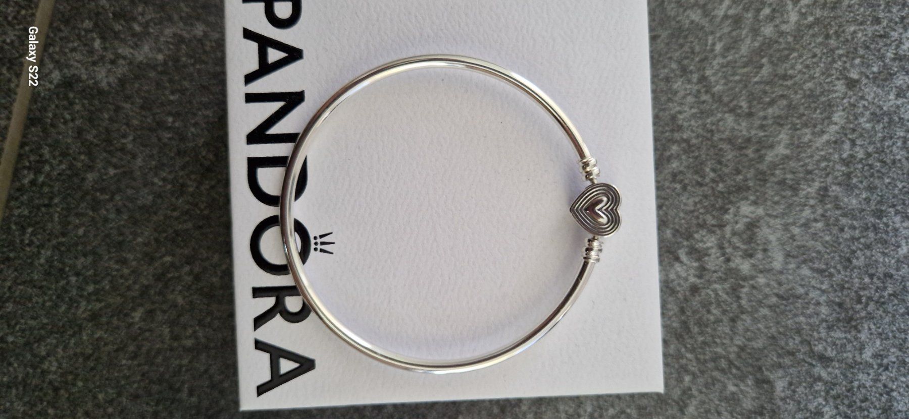 Pandora Bracciali & Braccialetti: Pandora Bangle silber gr. M /NEU OVP – Nuovo e nell'imballaggio originale da Himmelried venduto da Fluhstr4