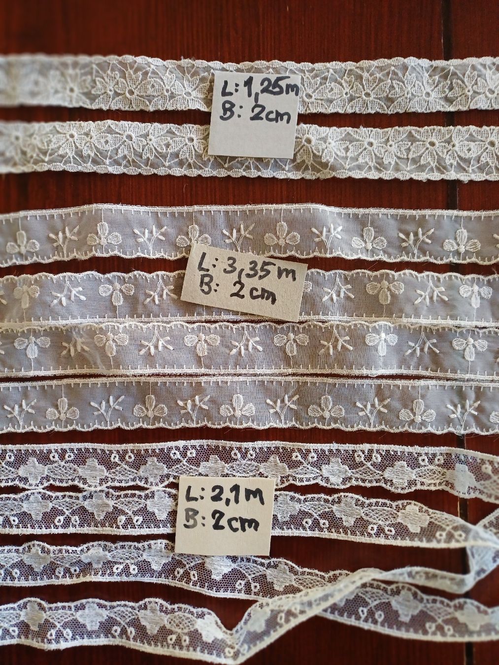 Tessuti: 6 weisse Spitzenbänder Total: 16,7 m – Usato da Gächliwil venduto da lesidees 4