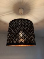 Pendelleuchte mit geometrischem Muster / Pendant