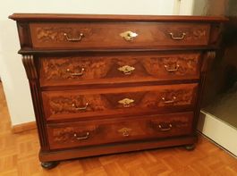 Antike Kommode, Nussbaumholz, 4 Schubladen, Vintage Stil