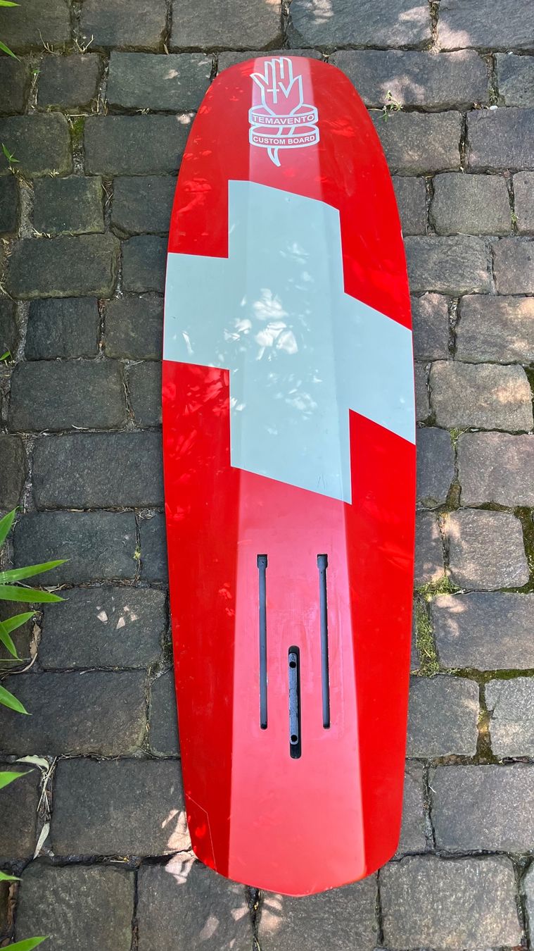 Planches de surf: Planche Kitefoil Carbone Temavento – D'occasion à Lausanne par Bluefireteam 1