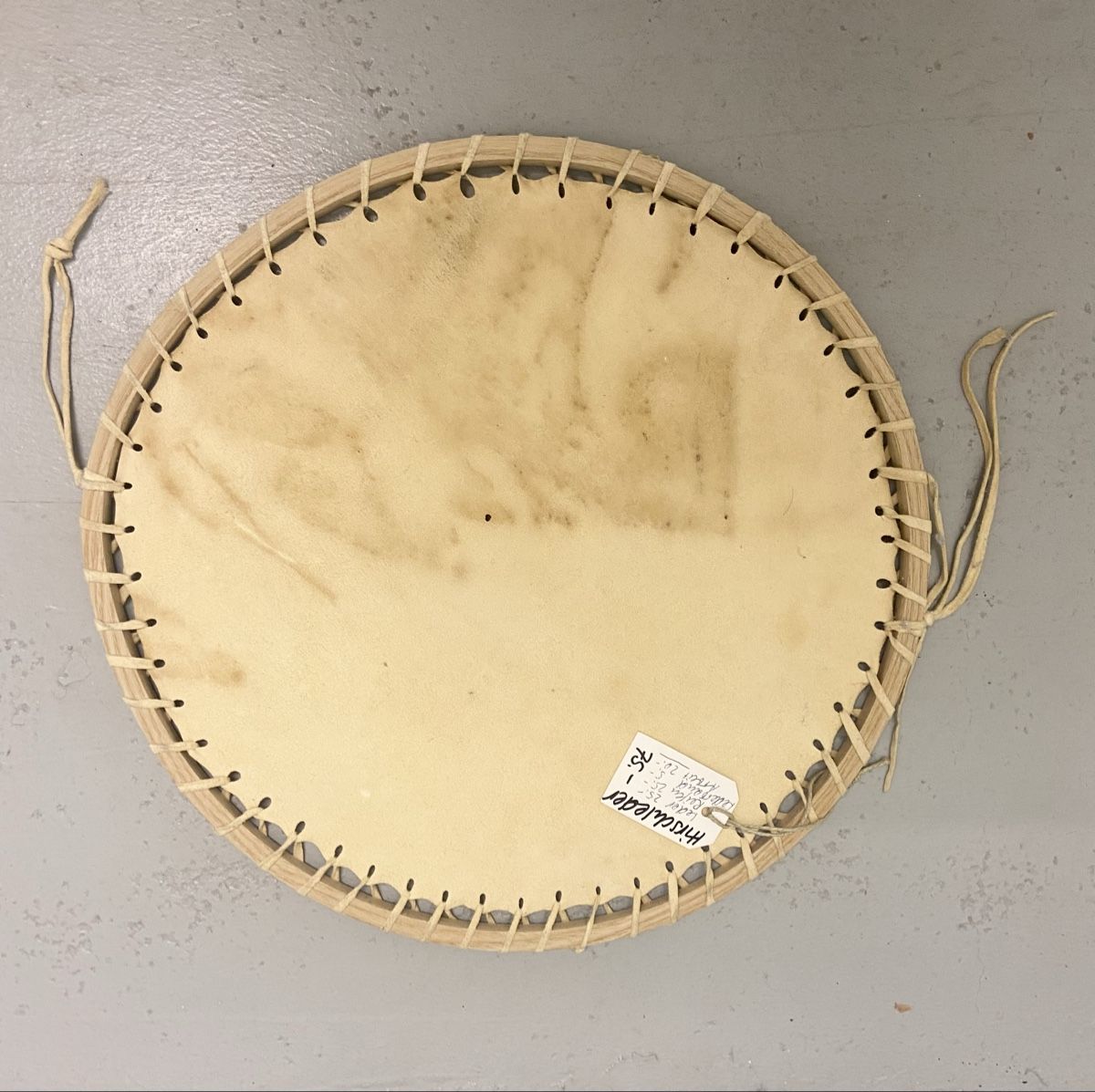Musikinstrumente: Trommel Handmade mit Hirschleder – Neu (gemäss Beschreibung) aus Zürich von Unique2400