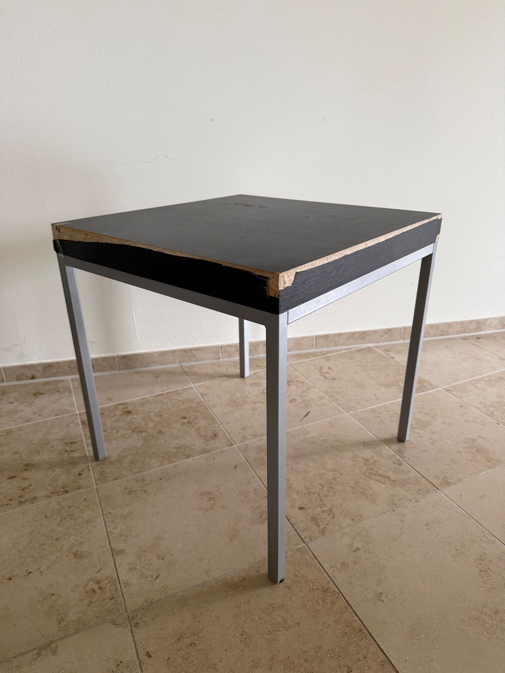 Tables: Kleiner Tisch schwarz – D'occasion à Zürich par fab_k6zw 2