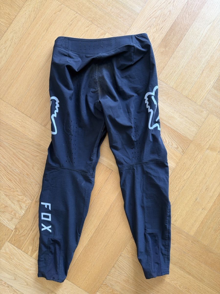 Fox Pantalons: Fox  Enduro Racing Pants Defend Size 30 Black – D'occasion à Zürich par ebernal 1