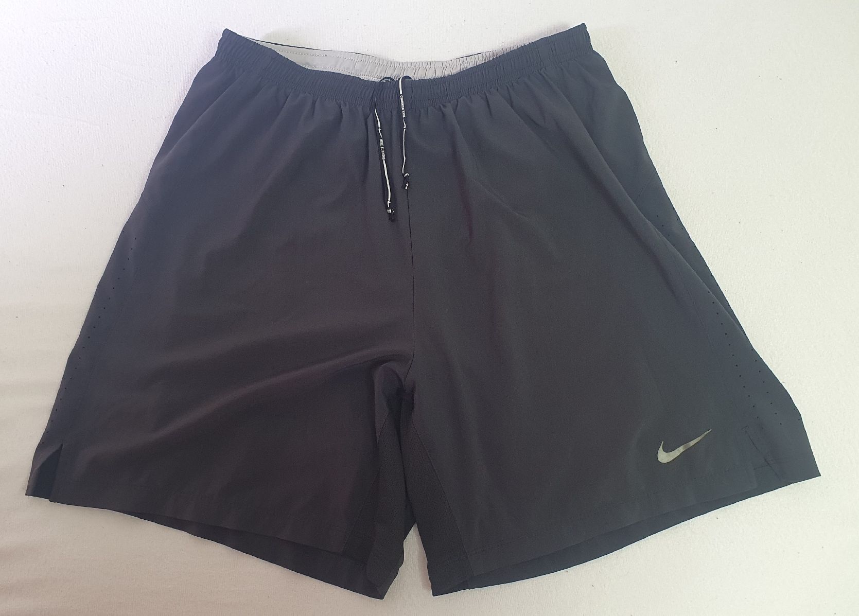 Nike Pantaloni: nike hosen G M – Usato da Maienfeld venduto da tobeyl2020