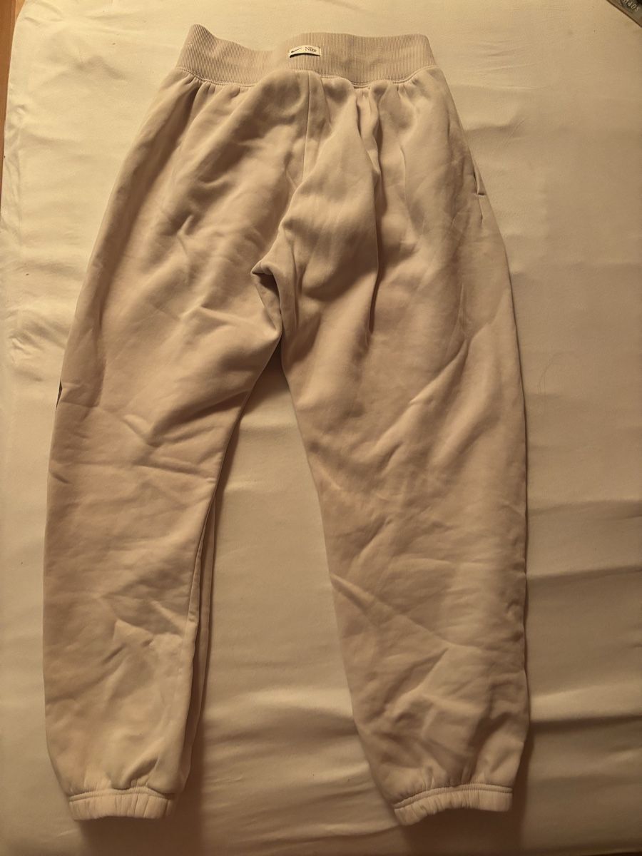 Nike Hosen: Nike Jogginghose Gr. M – Top Zustand – Gebraucht aus Maienfeld von eli_27lm 1