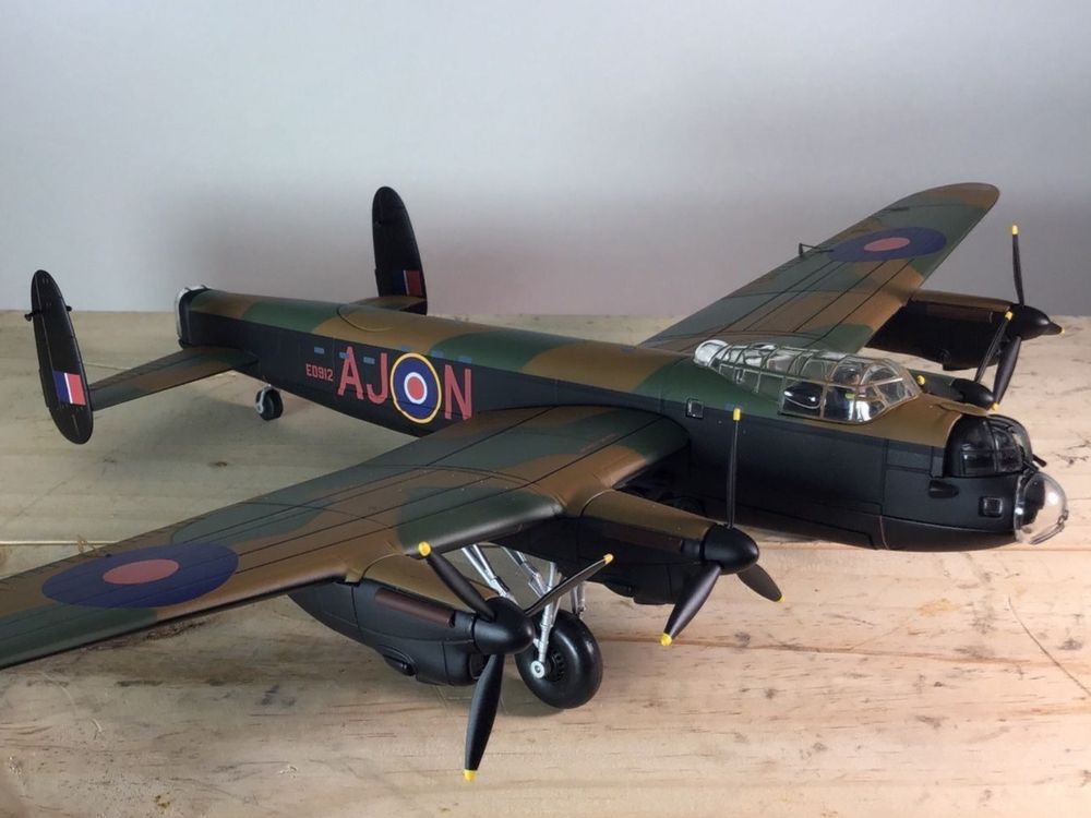 Corgi 47307 Avro Lancaster 9 Sqn RAF Salbani India Tiger