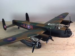 Royal Air Force __ Avro Lancaster __ limitiert Corgi __ 1:72