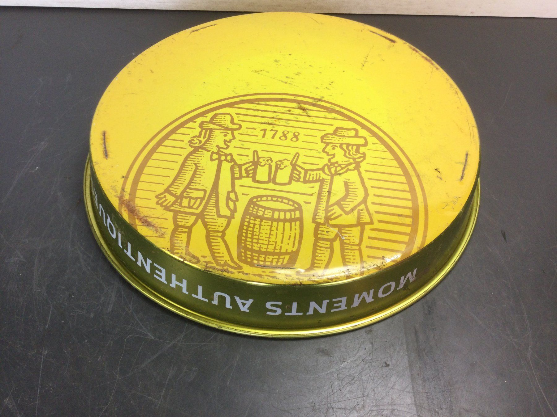 Cardinal Insegne: Gebrauchtes Cardinal Bier-Tablett  Service Blech Tablett – Usato da Wangen SZ venduto da kuriosum12 3