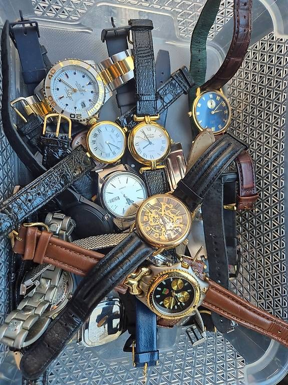 Montres: Uhren – D'occasion à Fahrweid par ako_kj6k