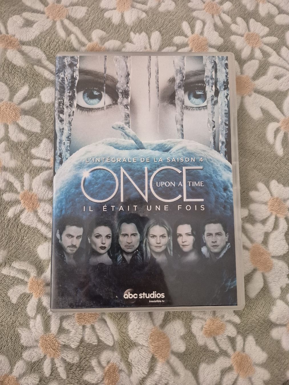 Tous les DVDs: ONCE UPON A TIME - saison 4 (FR/EN) – D'occasion à Riaz par Murielbhs