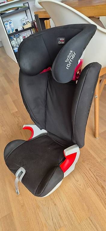 Auto-Kindersitze: Siège auto Isofix pour enfant – Gebraucht aus Meyrin von pas_yb5d 1