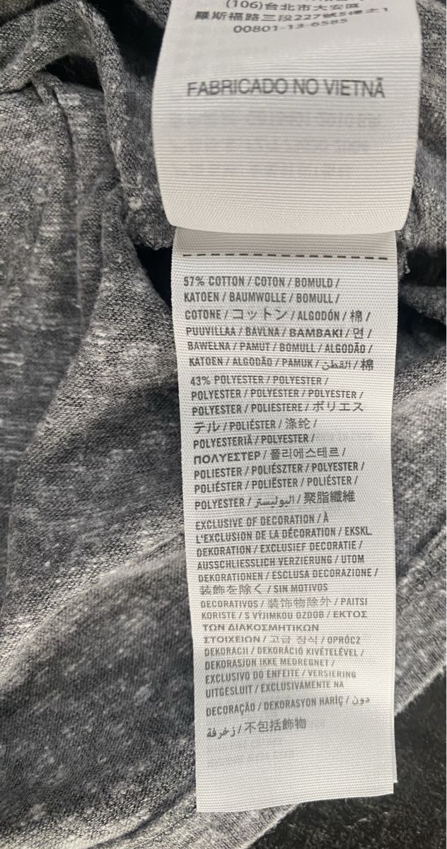 Hollister T-shirt: T Shirt von Hollister grau – Usato da Chur venduto da simhofstr 3